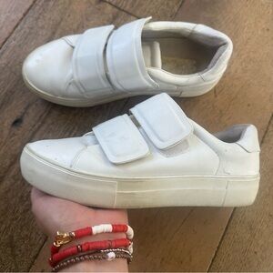 J/SLIDE white leather 2 wide strap chunky sneaker shoe womens 7